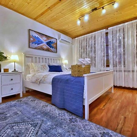 The Secret Lodge- New With Private Garage, Entire House Veliko Tŭrnovo Exterior photo