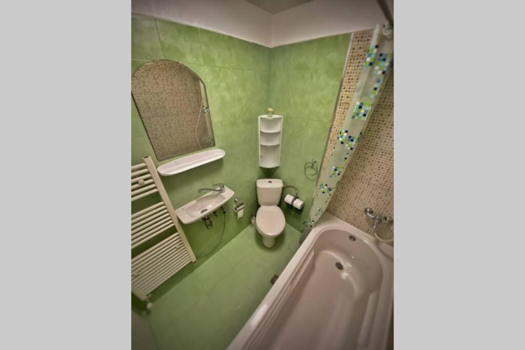 The Secret Lodge- New With Private Garage, Entire House Veliko Tŭrnovo Exterior photo